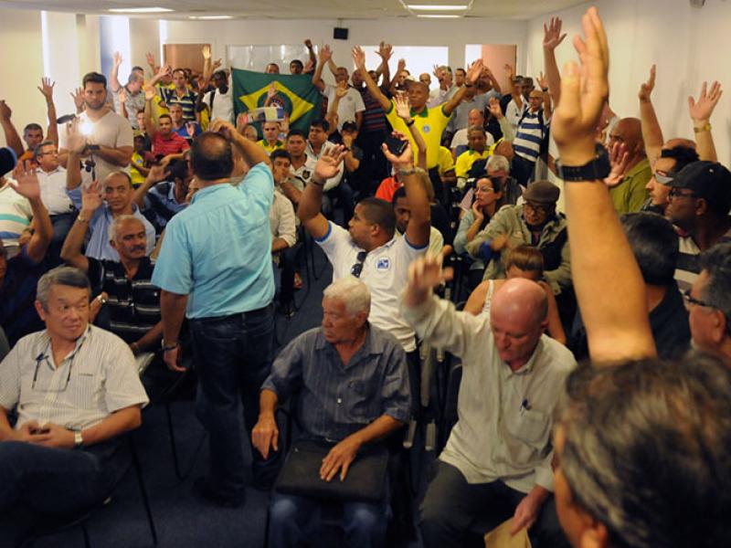 Seafarers' unions vote for Transpetro strike action 