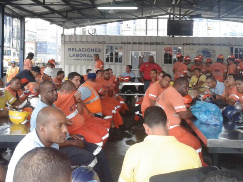 Panamanian port workers meet ahead of the negotiations