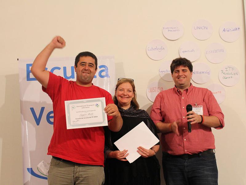 Sergio Pechi of Uruguay's Union Ferroviaria graduates from the summer school