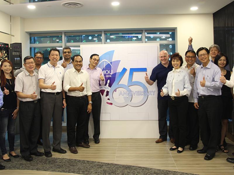Steve Cotton with Singapore unions