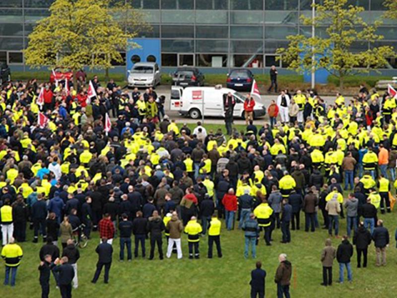Union protest in 2016 at LHT Hamburg against restructuring measures