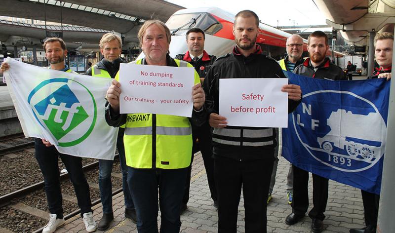 Train drivers picketing at Oslo Central station 